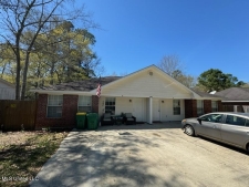 Listing Image #1 - Multi-family for sale at 2005 S 8th Street, Ocean Springs MS 39564