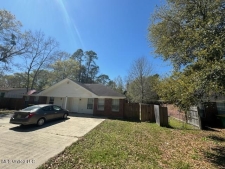 Listing Image #3 - Multi-family for sale at 2005 S 8th Street, Ocean Springs MS 39564