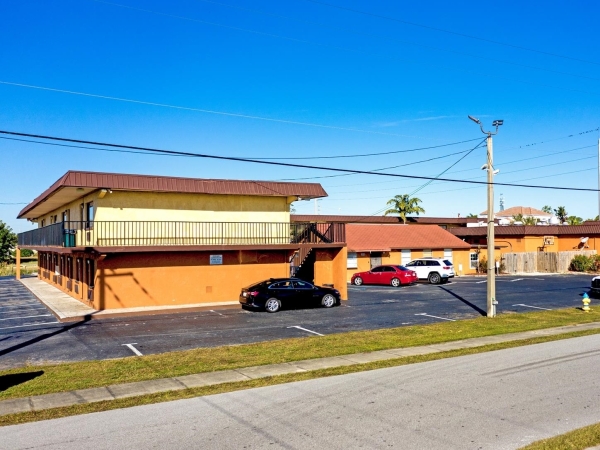Listing Image #2 - Hotel for sale at 14000 Tamiami Trl, North Port FL 34287