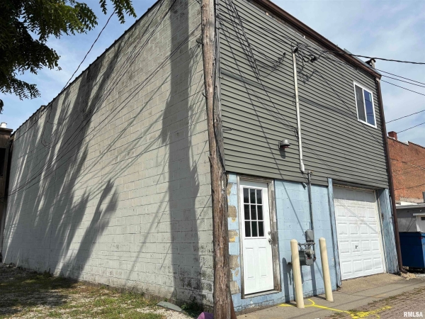 Listing Image #3 - Others for sale at 2323 N 2nd Street, Clinton IA 52732