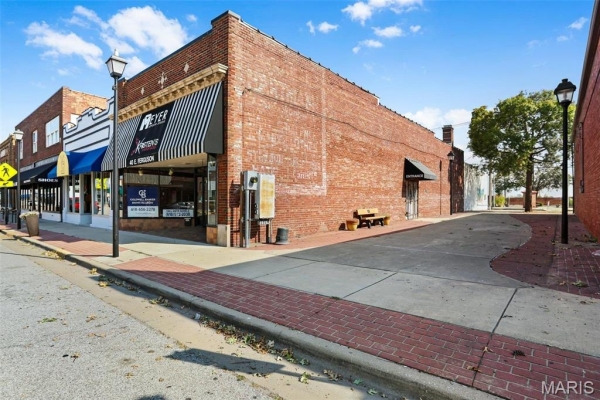 Listing Image #3 - Retail for sale at 40 E Ferguson Avenue, Wood River IL 62095