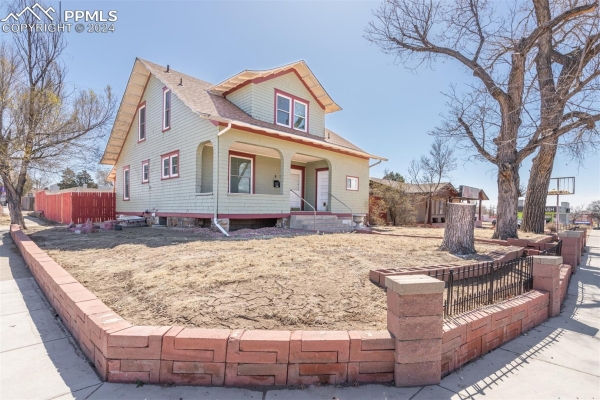 Listing Image #2 - Multi-family for sale at 835 N Union BL, Colorado Springs CO 80909