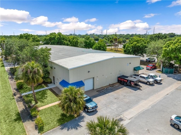 Listing Image #3 - Industrial for sale at 3215 Aviation Boulevard, Vero Beach FL 32960