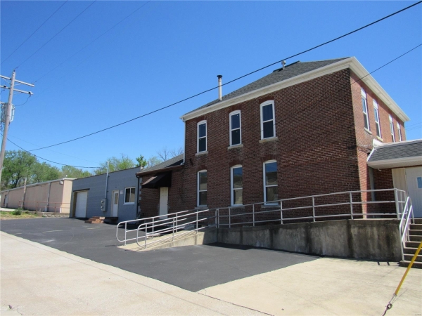 Listing Image #2 - Industrial for sale at 1850 E Broadway, Alton IL 62002