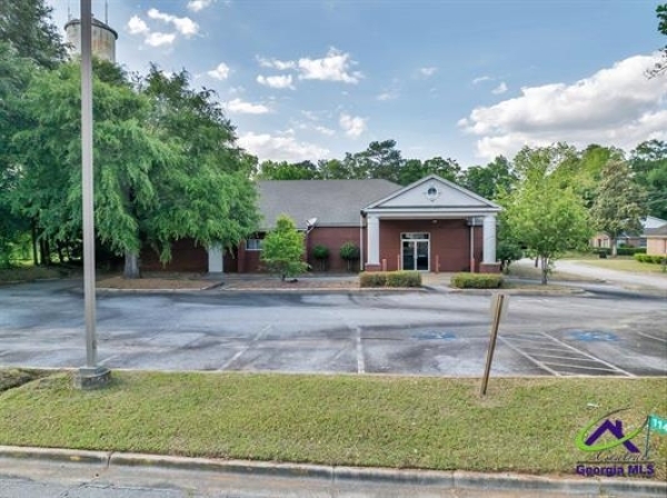 Listing Image #3 - Office for sale at 114 DeVaughn Avenue, Montezuma GA 31063