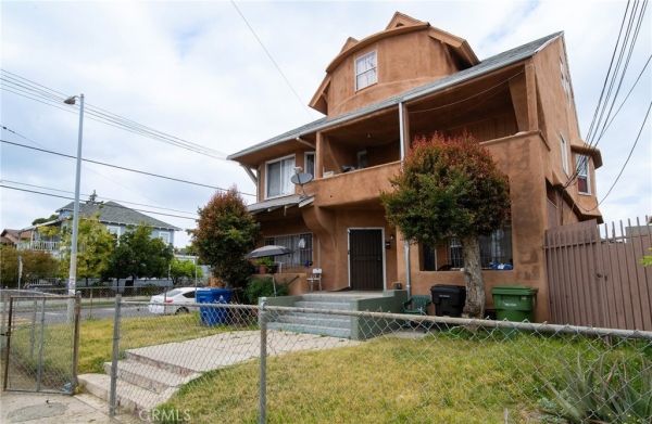 Listing Image #3 - Multi-family for sale at 3522 Maple Avenue, LOS ANGELES CA 90011