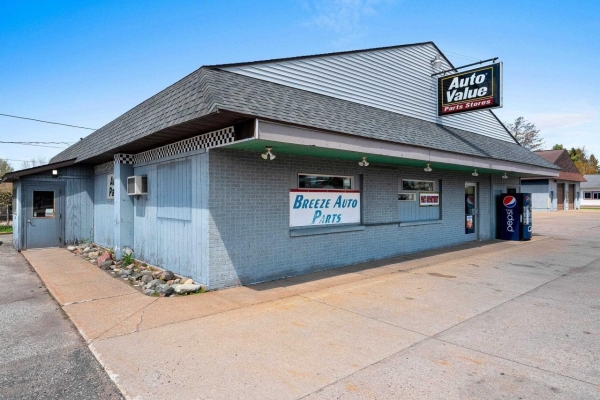 Listing Image #1 - Retail for sale at 1225 Roosevelt Road, Niagara WI 54151