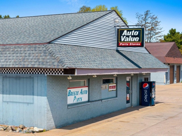 Listing Image #2 - Retail for sale at 1225 Roosevelt Road, Niagara WI 54151
