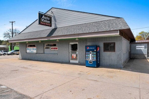 Listing Image #3 - Retail for sale at 1225 Roosevelt Road, Niagara WI 54151