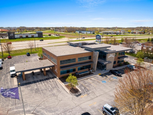 Listing Image #3 - Retail for sale at 4400 Calumet Ave, Manitowoc WI 54220