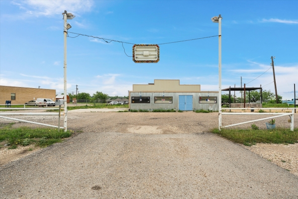Listing Image #2 - Retail for sale at 13960 China Spring Rd, Waco TX 76633