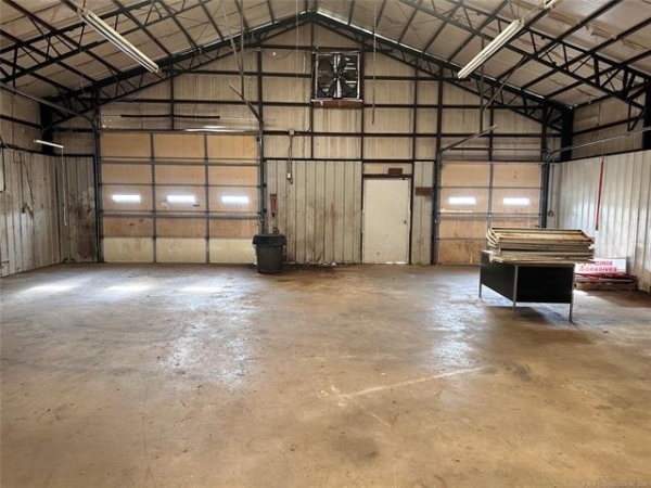 Listing Image #3 - Others for sale at 104 N Lombard Lane, Skiatook OK 74070