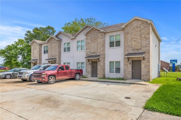 Listing Image #1 - Others for sale at 414 Cypress Street, Sulphur LA 70663