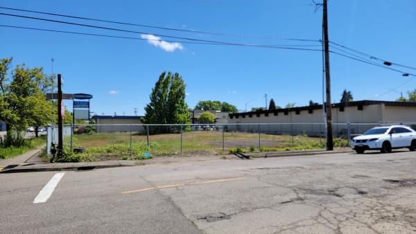 Listing Image #1 - Land for sale at 902 Pacific Blvd SE, Albany OR 97321