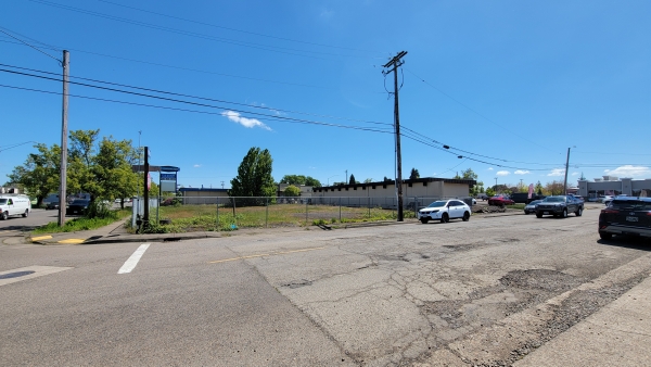 Listing Image #3 - Land for sale at 902 Pacific Blvd SE, Albany OR 97321