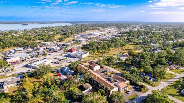 Listing Image #2 - Others for sale at 824 Alderman Street, Fort Myers FL 33916