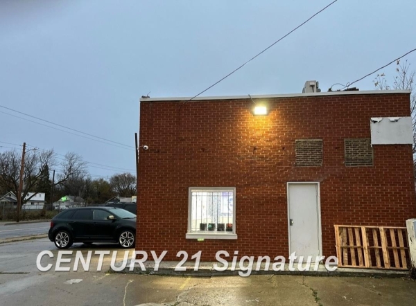 Listing Image #2 - Others for sale at 2100 Davison, Flint MI 48506