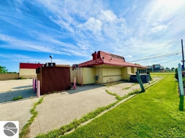 Listing Image #2 - Retail for sale at 1405 Wright Avenue, Alma MI 48801