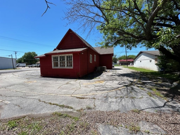 Listing Image #3 - Industrial for sale at 605 S Washington Street, Kaufman TX 75142
