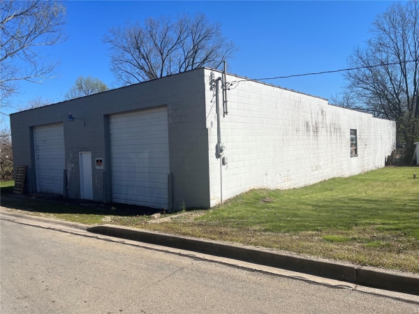 Listing Image #2 - Industrial for sale at 206 E College, Farmington MO 63640