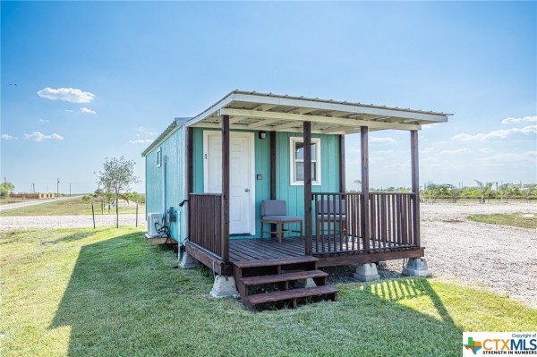Listing Image #2 - Industrial for sale at 143 S Quailrun Avenue, Port Lavaca TX 77979