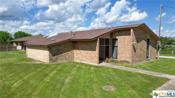 Listing Image #3 - Others for sale at 2452 Loop 521, Edna TX 77957