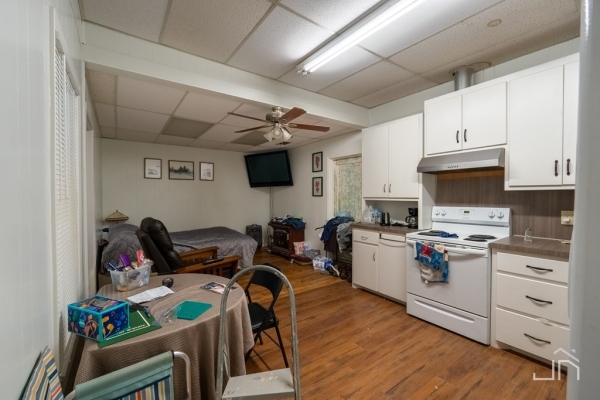 Listing Image #3 - Retail for sale at 315 N Chadbourne St, San Angelo TX 76903