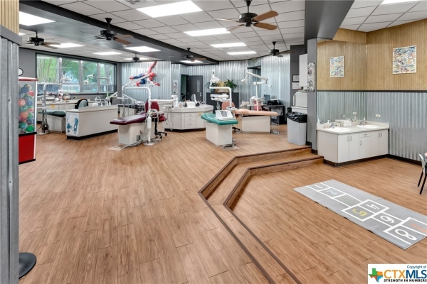 Listing Image #2 - Industrial for sale at 4301 Retama Circle, Victoria TX 77901