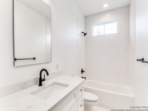 Listing Image #1 - Industrial for sale at 410 Alexander Ave, New Braunfels TX 78130