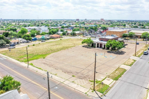 Listing Image #2 - Industrial for sale at 1900 Springfield Ave, Laredo TX 78040