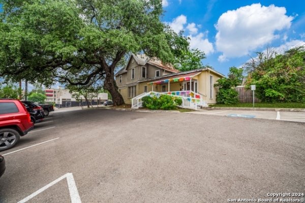Listing Image #2 - Industrial for sale at 1818 San Pedro, San Antonio TX 78212