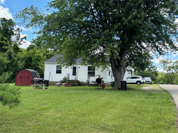 Listing Image #2 - Others for sale at 910 E South Street, Desloge MO 63601