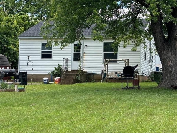 Listing Image #3 - Others for sale at 910 E South Street, Desloge MO 63601