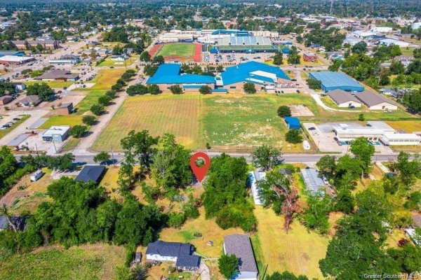 Listing Image #2 - Others for sale at 632 Maple Street, Sulphur LA 70663