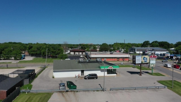 Listing Image #2 - Retail for sale at 1930 E MASON Street, GREEN BAY WI 54302