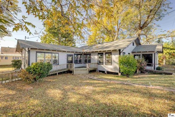 Listing Image #1 - Office for sale at 410 E MADISON AVENUE, Bastrop LA 71220