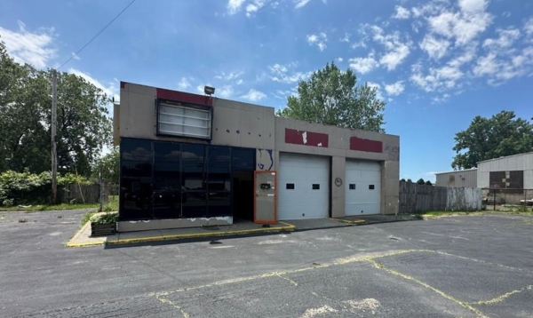 Listing Image #1 - Retail for sale at 346 Hopkins St, Buffalo NY 14220
