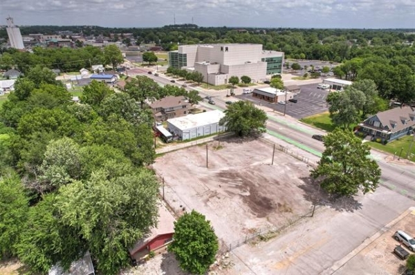 Listing Image #3 - Land for sale at 824 S Main Street, Broken Arrow OK 74012