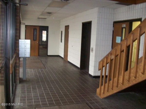 Listing Image #3 - Others for sale at 1850 Pipestone Road #2, Benton Harbor MI 49022