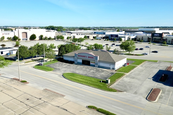 Listing Image #3 - Retail for sale at 6 Convenience Center Rd, Champaign IL 61820