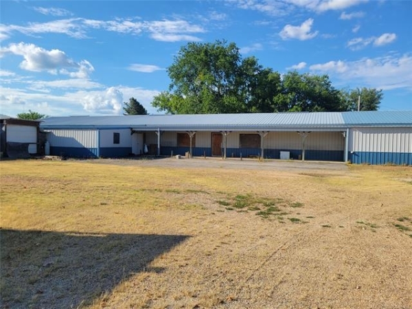 Listing Image #1 - Retail for sale at 203 W Broadway Street, Kinta OK 74552