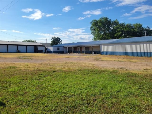 Listing Image #3 - Retail for sale at 203 W Broadway Street, Kinta OK 74552