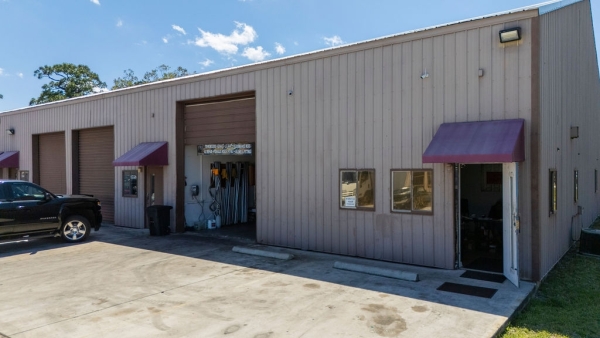Listing Image #1 - Industrial for sale at 1556 SE Niemeyer Circle, Port St. Lucie FL 34952