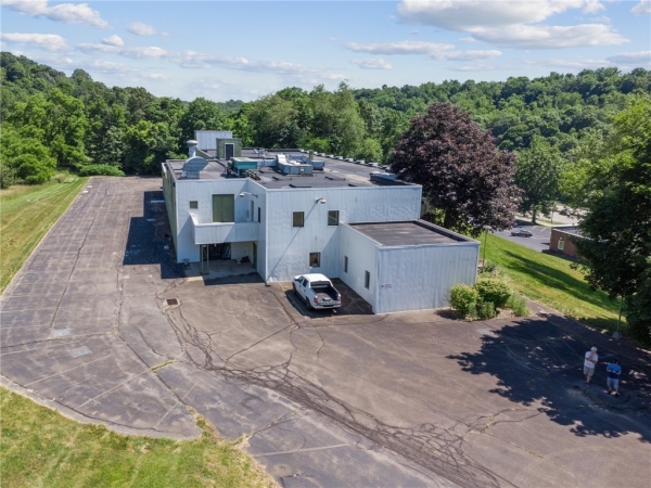 Listing Image #3 - Others for sale at 520 Pleasant Valley Rd, Trafford PA 15085