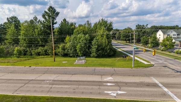 Listing Image #1 - Land for sale at 5200 N. Saginaw, Midland MI 48640