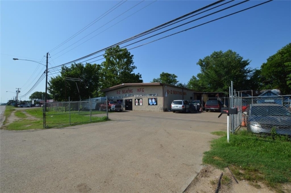 Listing Image #2 - Industrial for sale at 10426 C F Hawn Freeway, Dallas TX 75217