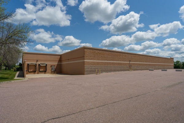 Listing Image #3 - Retail for sale at 1914 S Broadway St, New Ulm MN 56073