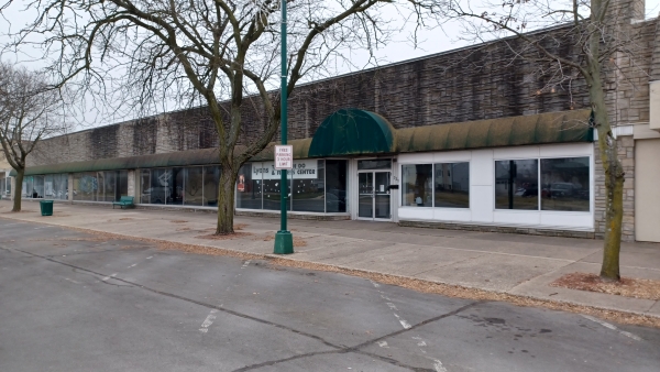 Listing Image #1 - Retail for sale at 335 5th Ave S, Clinton IA 52732