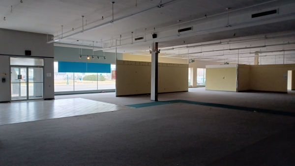 Listing Image #3 - Retail for sale at 335 5th Ave S, Clinton IA 52732