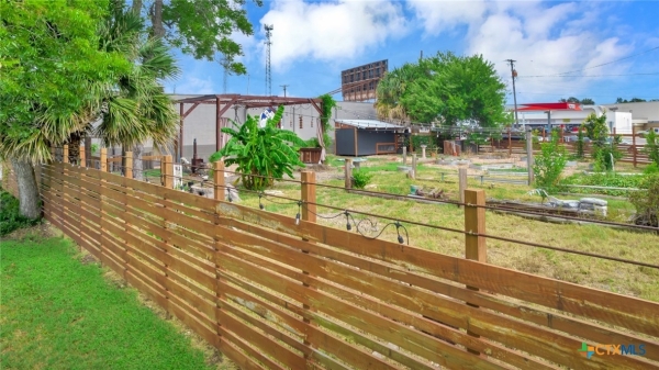 Listing Image #2 - Industrial for sale at 104 E Rio Grande Street, Victoria TX 77901